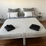 Stylish 4-5 Flat Above Esslingen Old Town *