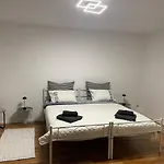 Stylish 4-5 Flat Above Esslingen Old Town Apartamento *