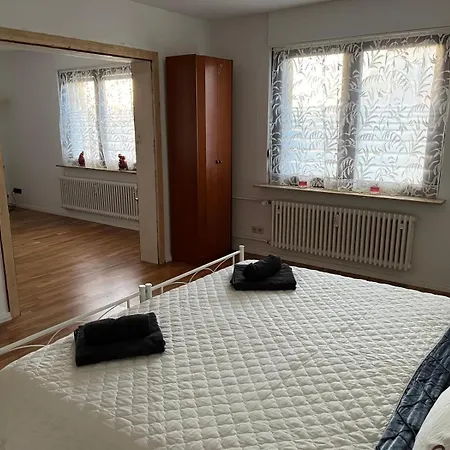 Apartamento Stylish 4-5 Flat Above Esslingen Old Town *