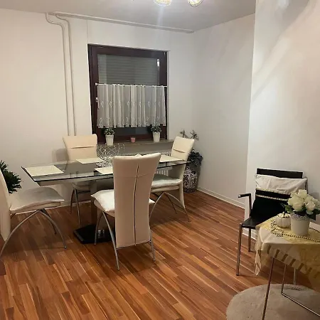 Stylish 4-5 Flat Above Esslingen Old Town Lejlighed *