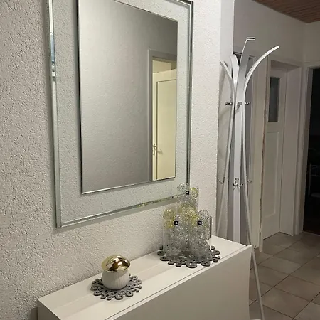 Stylish 4-5 Flat Above Esslingen Old Town Daire *