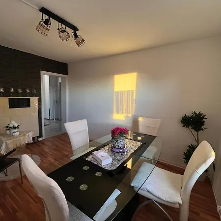 Stylish 4-5 Flat Above Esslingen Old Town Esslingen am Neckar