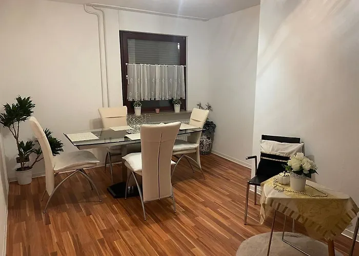 Stylish 4-5 Flat Above Esslingen Old Town Appartement *